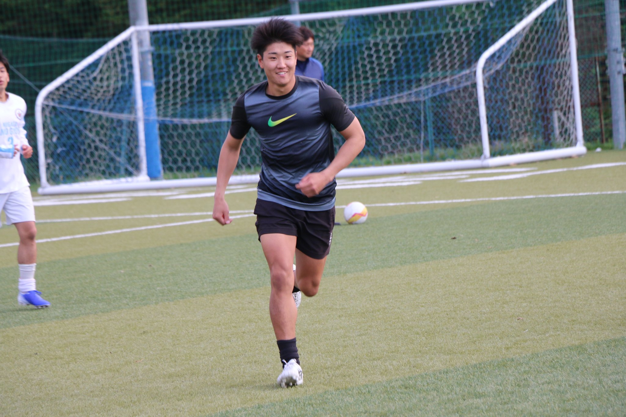 新潟経営大学サッカー部 21年 選手紹介 山田真弥 3年 173cm60kg Mf 出身チーム 高崎商業高校 尊敬する人 嫌な事苦手な事に挑戦できる人 マイブーム Jリーグ 好きなサッカー選手 田中碧 座右の銘 塵も積もれば山となる 注目して