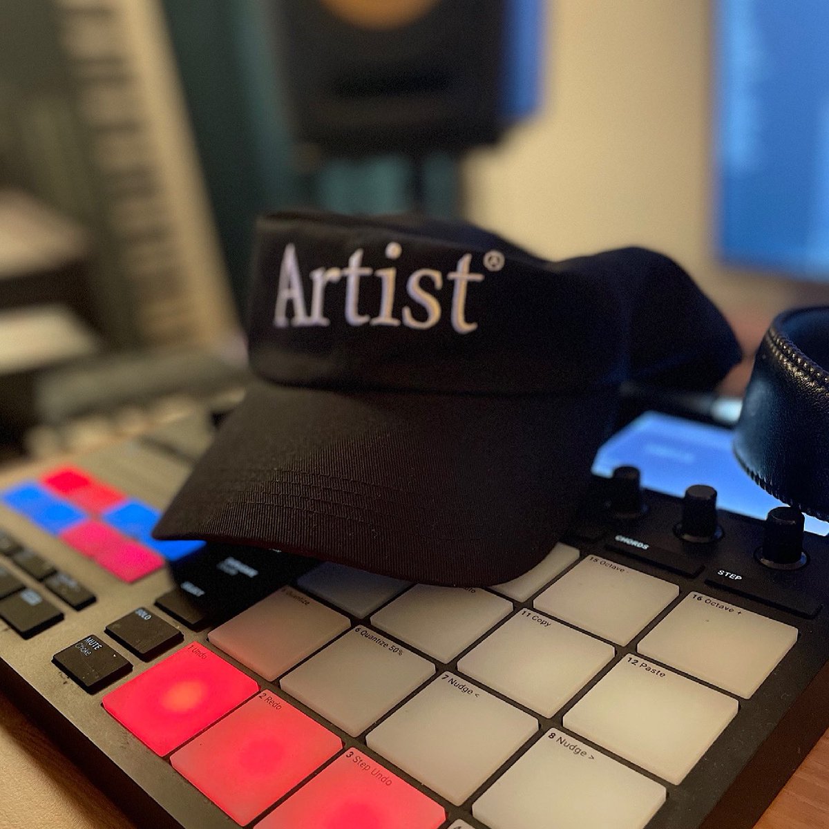 EZRA KOHIME - ARTIST(Feat.강석현) 
.
2021.04.26 12PM
#ezrakohime #에즈라코히메 #Artist #아티스트 #신곡 #새앨범 #앨범 #신보 #2년만에컴백 #컴백 #힙합계아티스트 #Hiphop #Khiphop #billboard #play #음스타그램 #흥해라 #플레이버튼 #vlacksquad #ezra_kohime