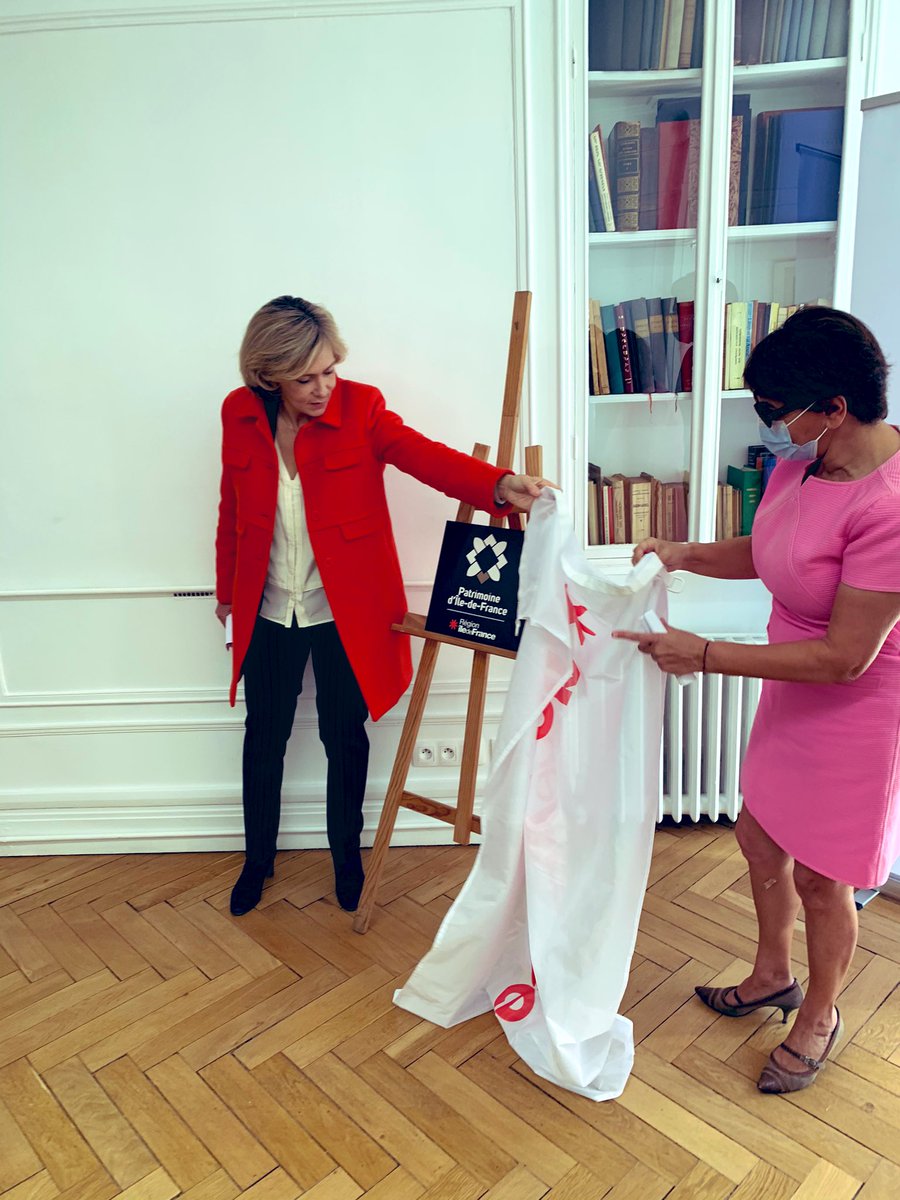 fdemas's tweet photo. En cette journée de commémoration du #GenocideArmenien,  @vpecresse décerne le label « Patrimoine d’intérêt régional » de l’@iledefrance à l’importante Bibliothèque Nubar créée en 1928 et qui est le lieu de conservation d’un fonds exceptionnel. La Région a labellisé 140 sites. https://t.co/sygZH8pyYm