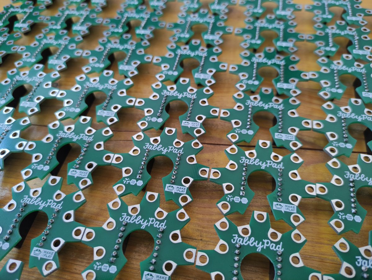 #xiao + #FabbyPad w/ #makeandplay <a href="/fablabcfv/">FabLab Castelf. V.to</a>