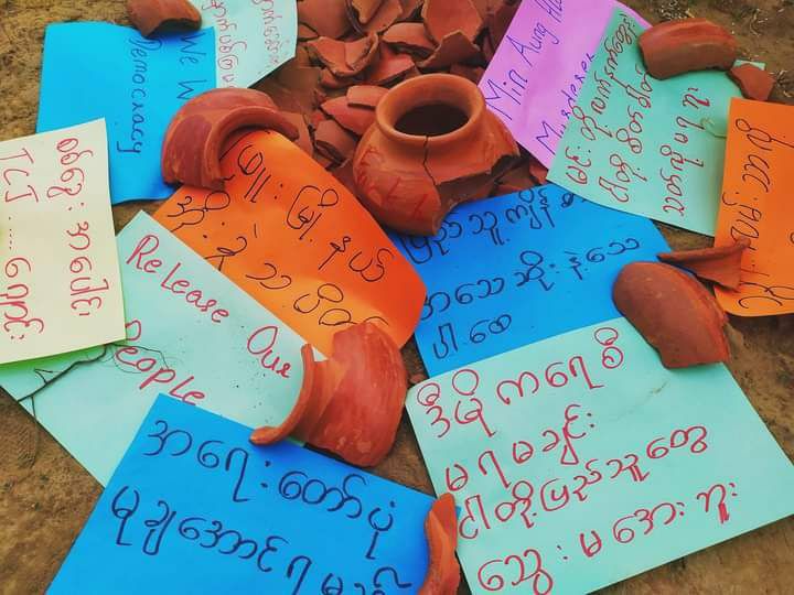 1311revolution's tweet photo. The Breaking Pots Water Strike was held by Youths in #Phyu Tsp, today for #MurdererMinAungHlaing 's funeral.

#Apr24Coup
#WhatsHappeningInMyanmar https://t.co/yQl9xIqNOJ