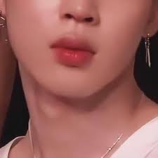 Jimin& #39;s Lips....| A beautiful thread