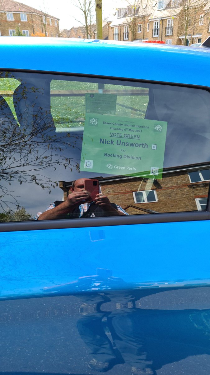 Nick_Unsworth's tweet photo. Out delivering flyers #bocking #Braintree #Independent #GreenParty #greenandindependent folks fed up and want to #votegreen #Election2021 @RosieP4 @Thoro_green @R4BDg @WandBGreenParty @JamesAbbott2013 https://t.co/kA4ZLN1CpU