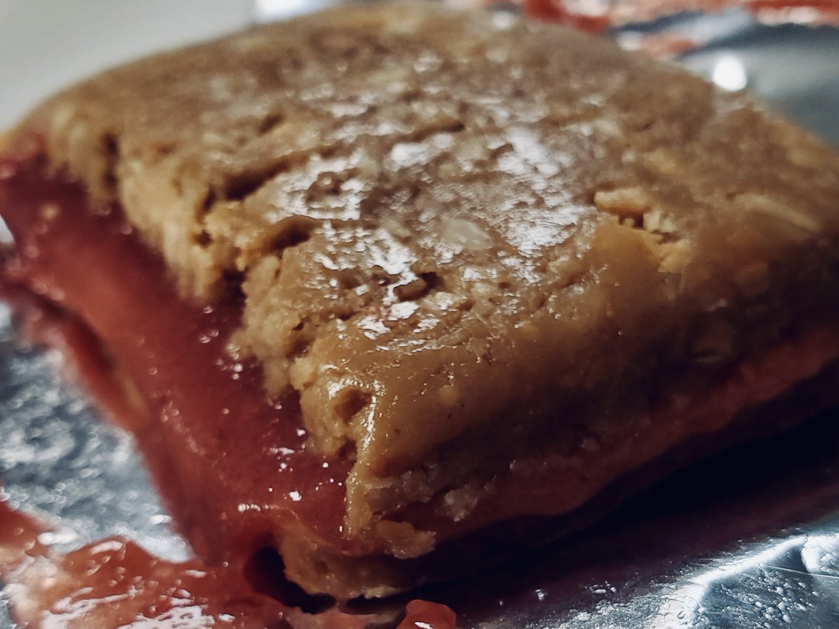 Bonk_Breaker's tweet photo. PB&amp;J all the way.
Ours is ready. Pack it. Eat it. Love it.
It'll fill you up. REAL Food Energy Bar.
#nobonk
https://t.co/vmqZsqapol https://t.co/QOwBCNQA7n