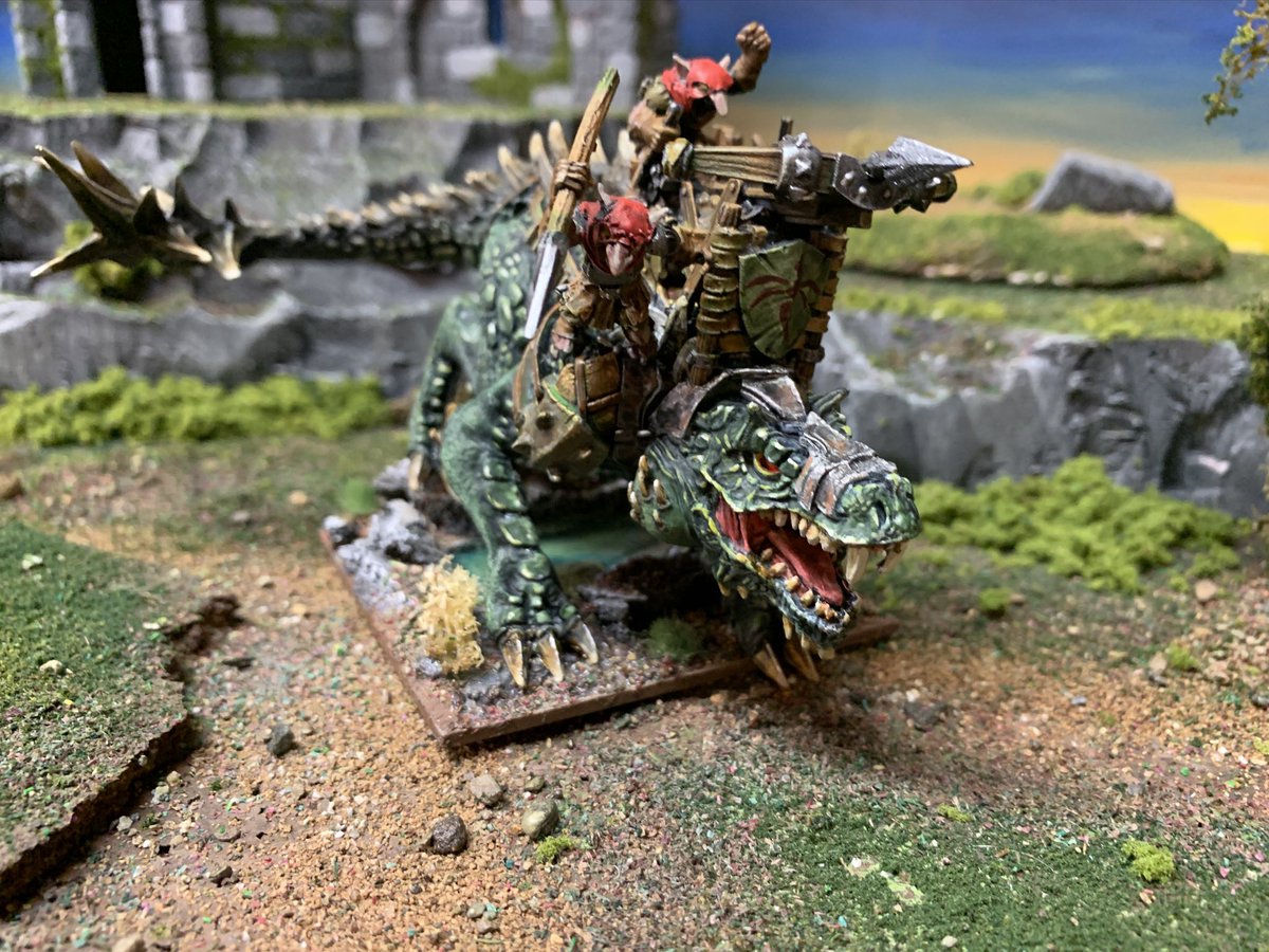 PhantasmalFarce's tweet photo. Breaking out this heckin’ chonk for today’s #KingsOfWar game while I train up for #BugeaterGT
#KoW https://t.co/vVnS8iCHIF
