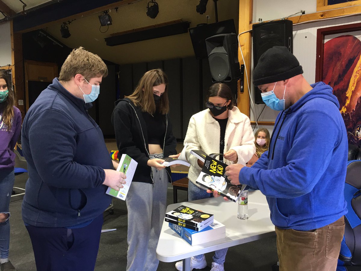 Our Genesis students were excited to receive copies of New Kid autographed by the author- thank you <a href="/JerryCraft/">Jerry Craft</a> !  #wiltonwayct