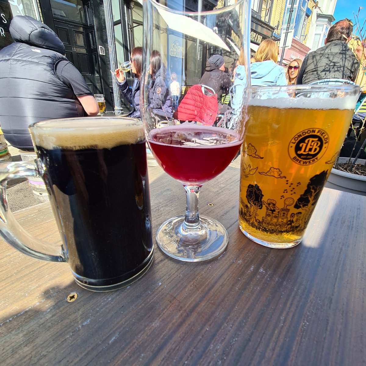 ThePaleAlePixie's tweet photo. Sitting in the sunshine at #thegunsbar, Saltburn enjoying a chocolate and honeycomb birthday stout from @PlayBrewCo. Lovely 🍻🍻 https://t.co/aaxBmEyln6