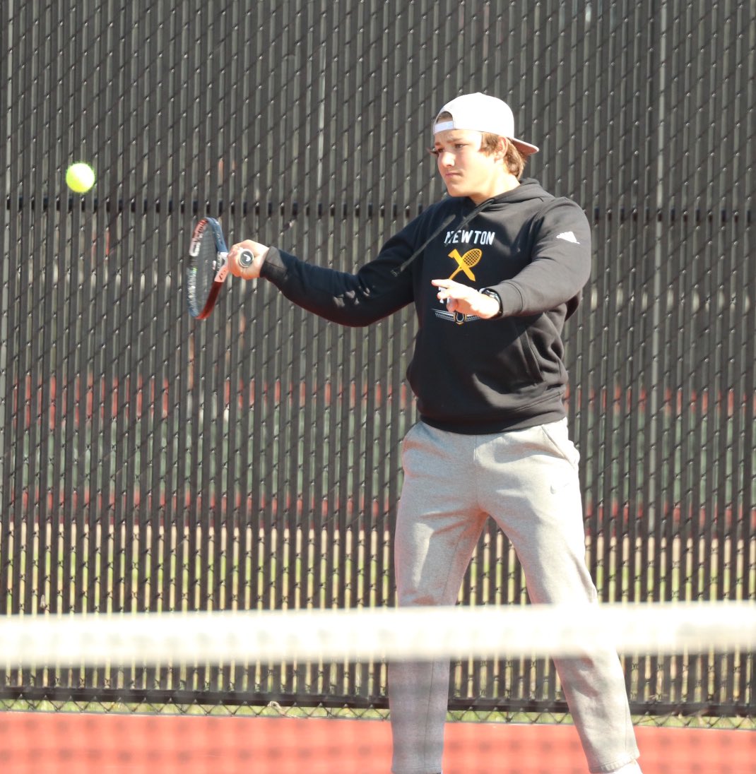 NewtonHSKS's tweet photo. Beautiful day for some tennis! #RailerPride https://t.co/pZEsR3Jpqk