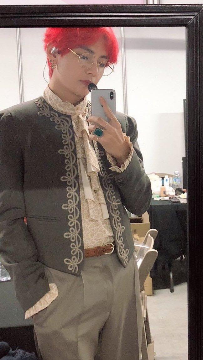 Louis Vuitton is very lucky to get Kim Taehyung as its House Ambassador.Here are some of the times when Taehyung wore Fashion better than the models could. [A Thread]