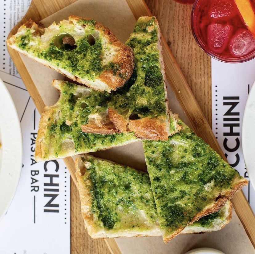 The stuff dreams are made of 🔥🤤

Anyone else counting down the days 'til they can tuck into our garlic bread again? May 17th guys 👀

zucchinipastabar.co.uk/make-a-booking/

#garlicbreadlove #freshpasta #newcastle #may17 #thereturn