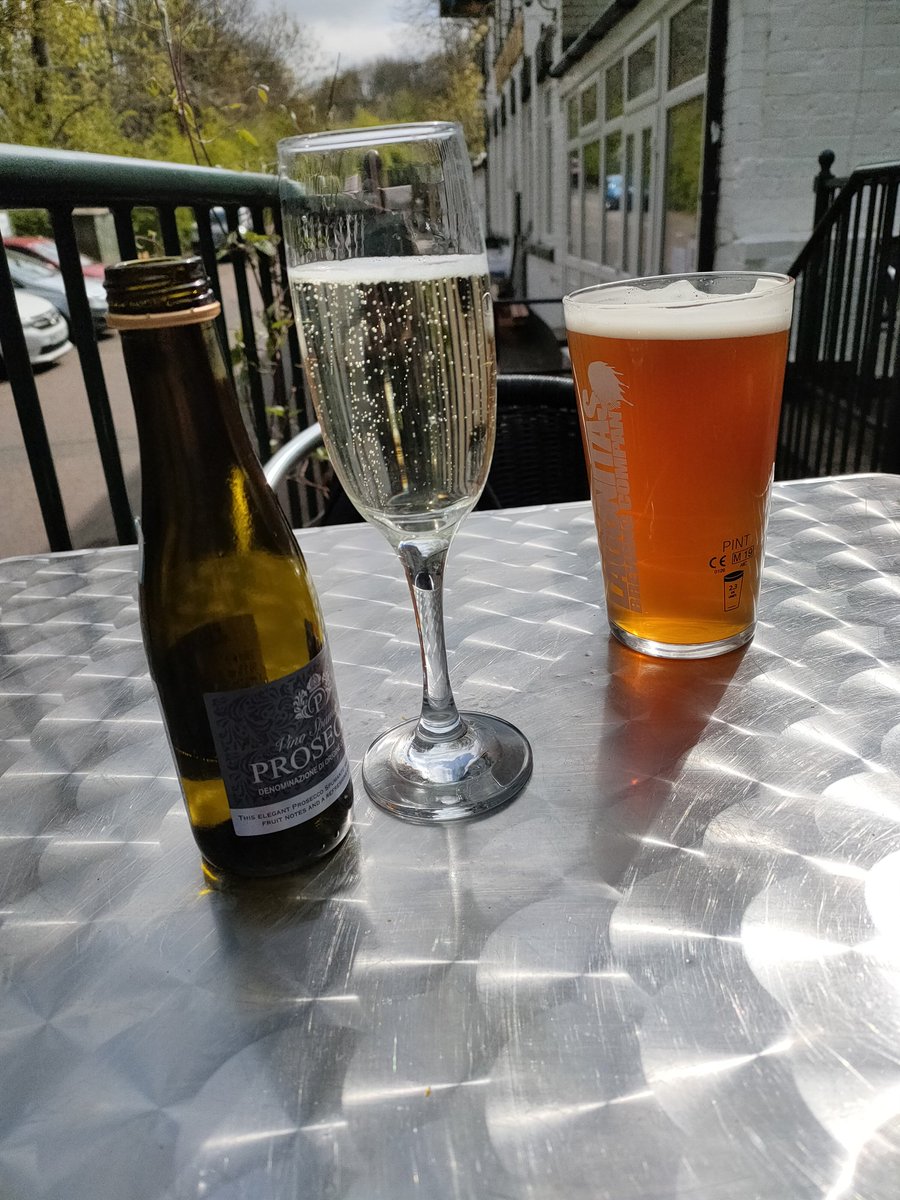 First drink out since August <a href="/SchoonerNE8/">The Schooner</a> with <a href="/neilhayden747/">Neil Hayden</a> had to do bubbles