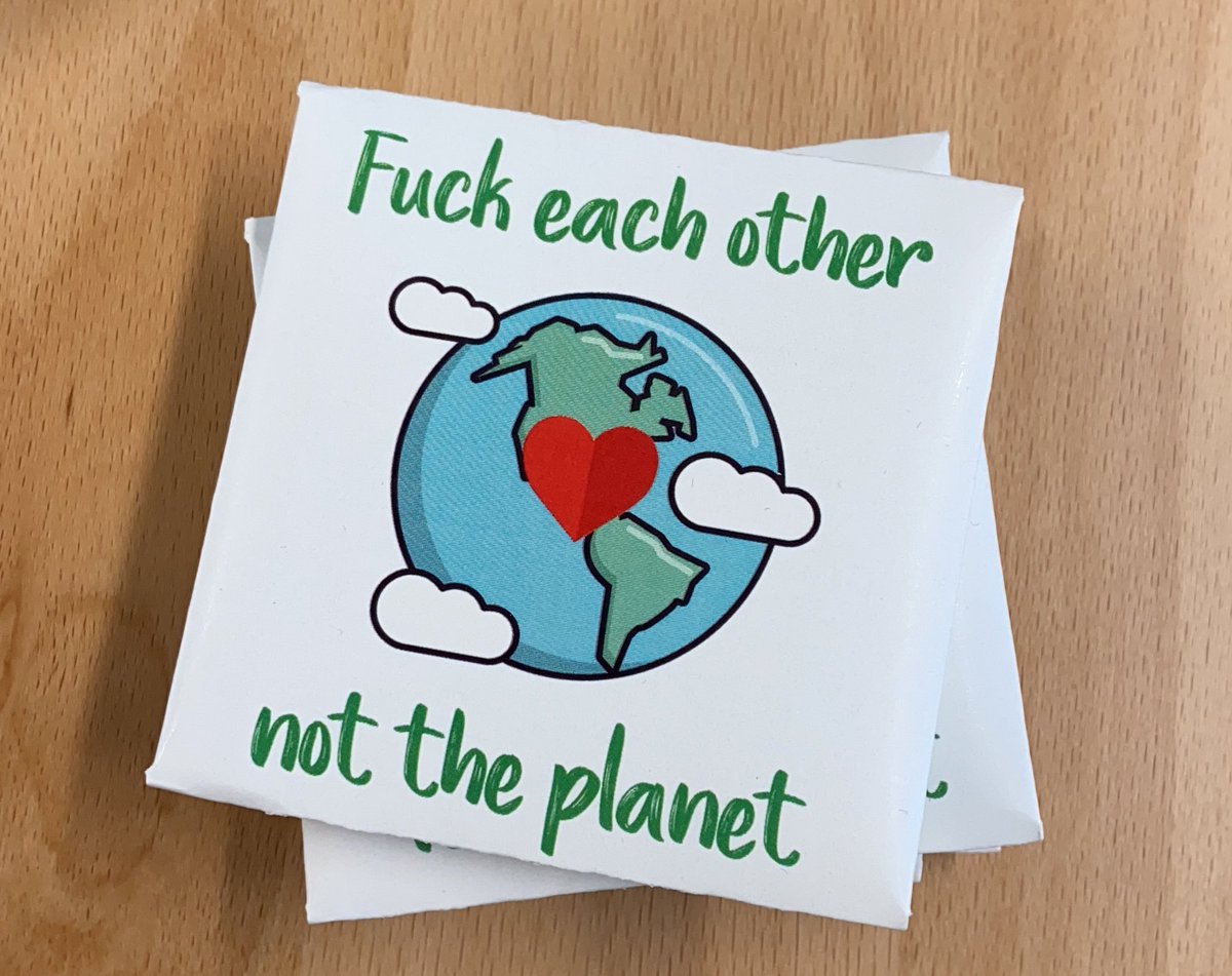 paola_travella's tweet image. De nieuwe @JongGroen condooms 👀