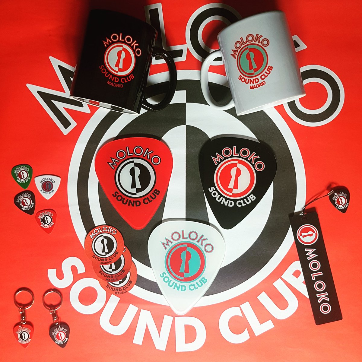 ULTIMANDO MERCHANDISING Y YA A LA VENTA!!
TAZAS, POSAVASOS-PÚA, PARCHES TERMO-ADHESIVOS, LLAVEROS PÚA, MARCAPÀGINAS PÚA Y PÚAS PROFESIONALES (de diferente grosor)
molokosoundclub.com  #lamusicaesnuestracultura
FELIZ DÍA A TODOS!