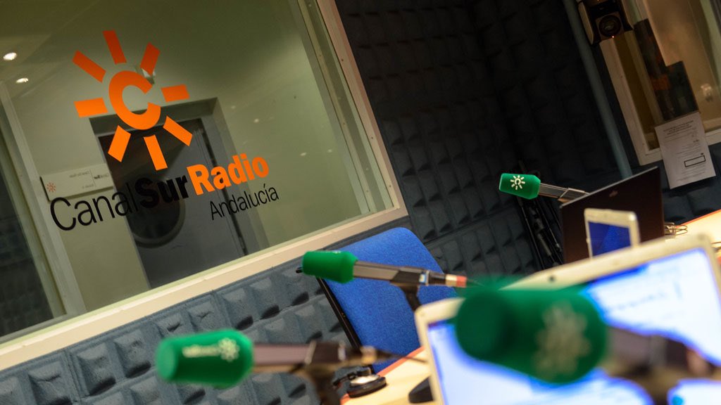 A las 16:15 horas estaremos en <a href="/lagranjugadacsr/">La Gran Jugada</a> de <a href="/CanalSurRadio/">Canal Sur Radio</a> de <a href="/canalsur/">CanalSur</a> para comentar el partido <a href="/realvalladolid/">Real Valladolid C.F.</a> - <a href="/Cadiz_CF/">Cádiz Club de Fútbol</a>  jornada 32ª de #LaLigaSantander de <a href="/LaLiga/">LALIGA</a> dirige Fernando Pérez