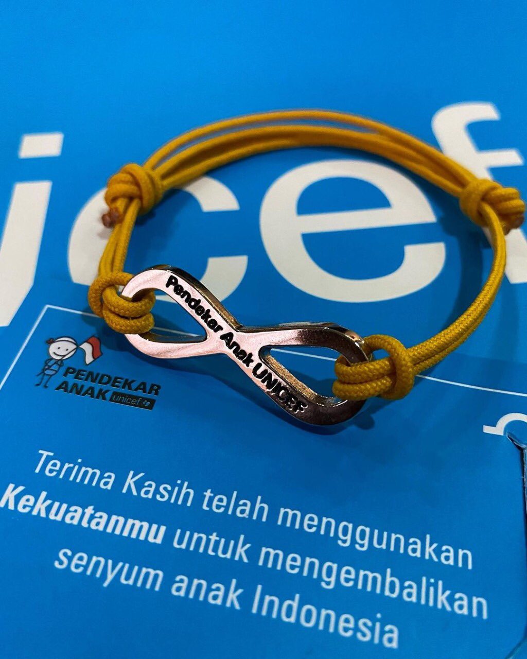 Gelang Amal Louis Vuitton x UNICEF