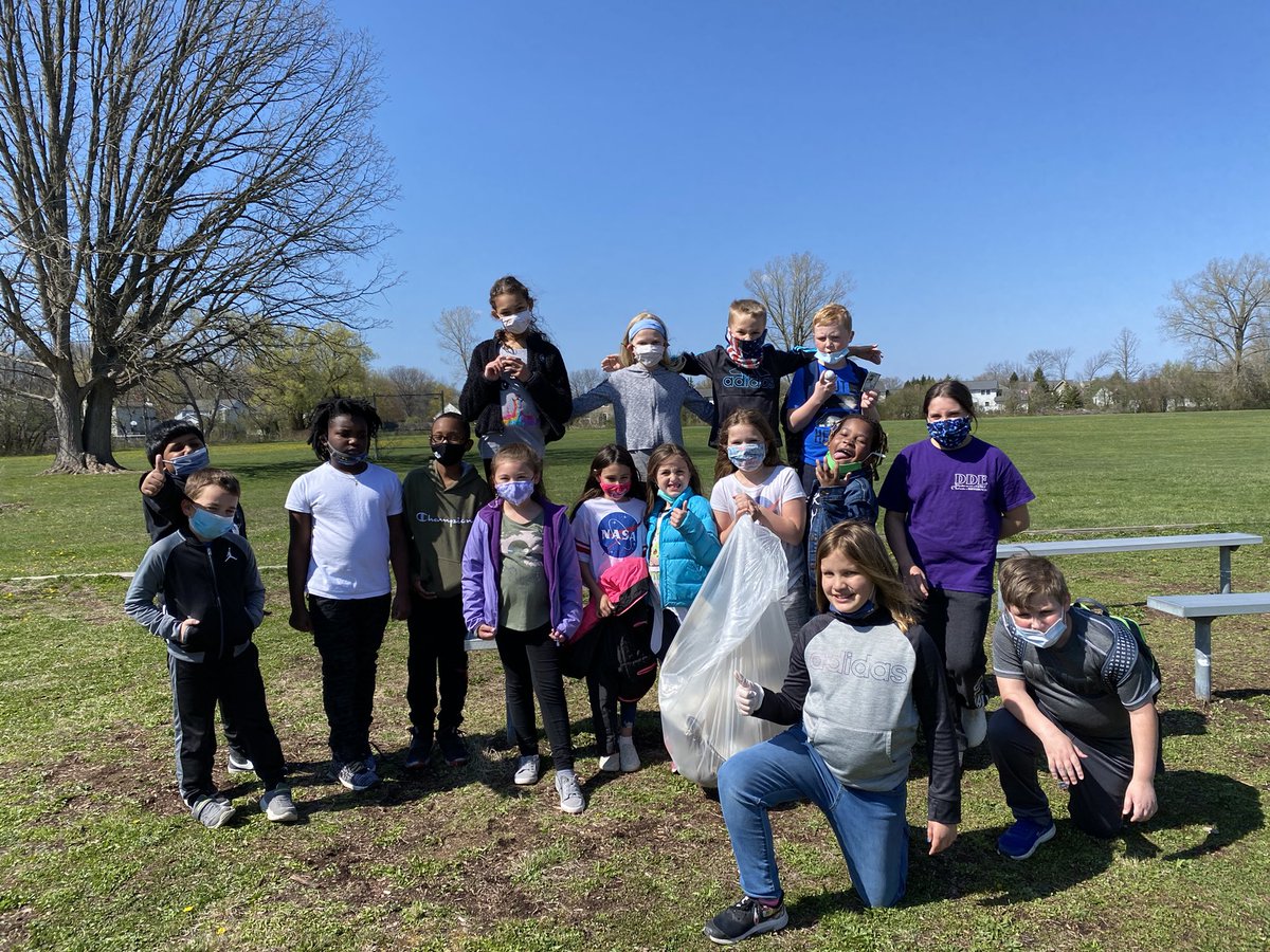 Happy Earth Day!!!  Our yearly clean-up at DDE was full of surprises. Great work!!!!  #EarthDay2021 #keepitclean #thirdgrade @DDE