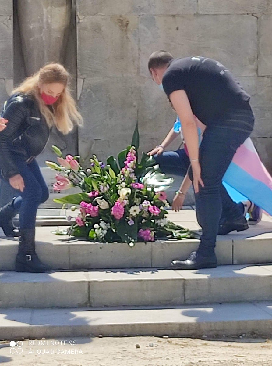 FierteMtpPride's tweet photo. Moment de recueillement pour les victimes de transphobie suite meurtre de Reims.
#17mai #transphobie  #LGBTQI https://t.co/qdSKT9V5fX