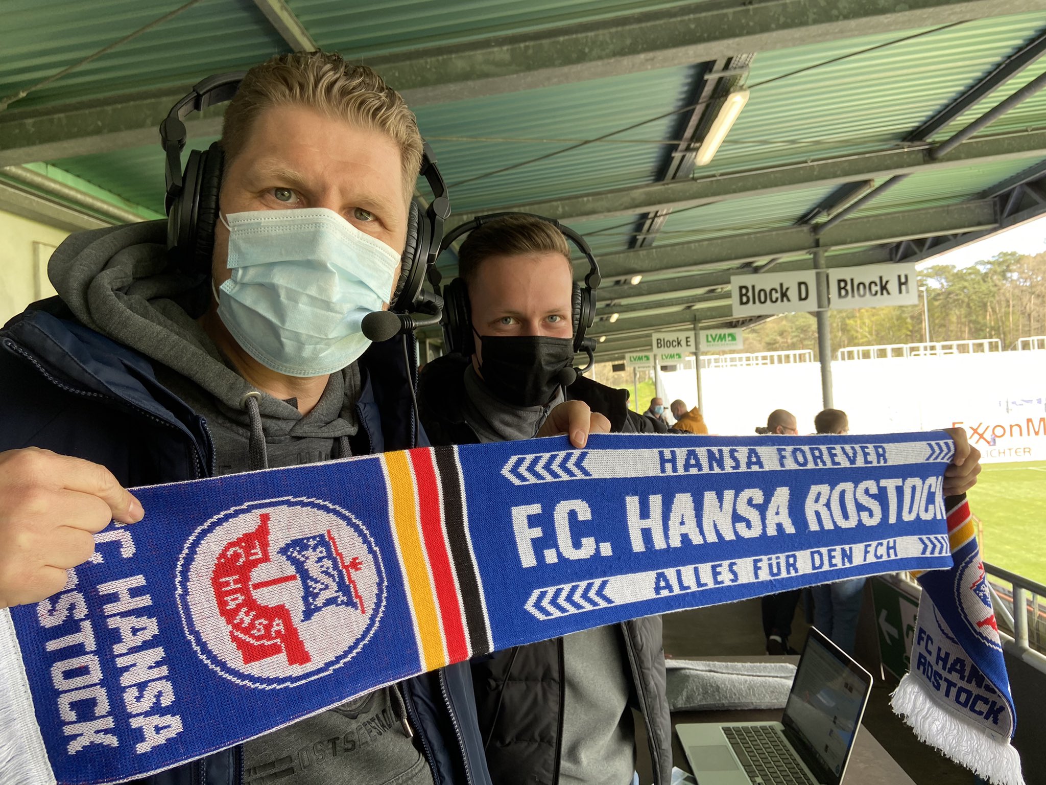 F C Hansa Rostock On Twitter Unser Fanradio Team Ist Bereit Olli Und Paul Gehen Gleich Fur Euch Auf Sendung Also Schaltet Ein Hansa 3liga Svmfch Https T Co 3x9af3zyul