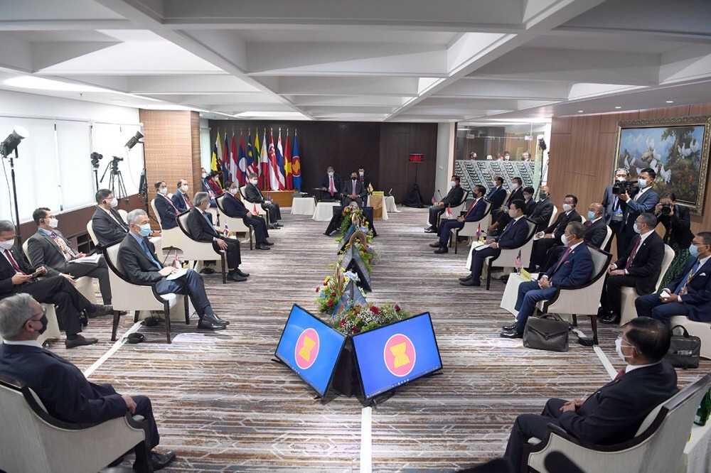 As <a href="/ASEAN/">ASEAN</a> concludes leaders' meeting on #Myanmar crisis in #Jakarta with #military chief present, security forces continue to patrol streets in #Mandalay for example, breaking down doors to arrest individuals as I'm told with pictures sent to me #WhatsHappeningInMyanmar