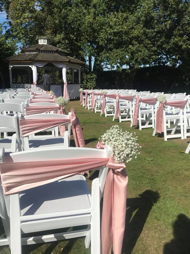 #VenueOfTheDay: <a href="/GreenwoodsHotel/">Greenwoods Hotel</a> is an idyllic big-day setting. Dating back to the 17th century, the impressive building boasts many original features, and recent extensions are in-keeping with the style of the original manor house. greenwoodshotel.co.uk