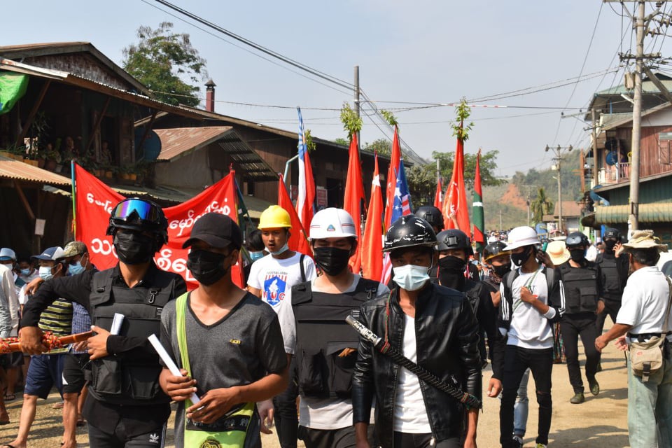 VOABurmese's tweet photo. ဧပြီ ၂၄ ရက်နေ့ ဖားကန့်မြို့ သပိတ်စစ်ကြောင်းမြင်ကွင်း။ 
#MyanmarMilitaryCoup #MyanmarMilitary #WhatsHappeninginMyanmar https://t.co/luqQeycjvG