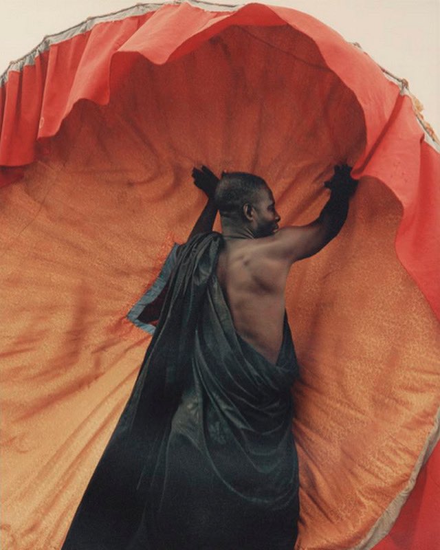 Dwennimmen • ca. 2000 • Sibylle Bergemann • Kumasi

Dweninmmen means “the horns of a ram.” It represents strength.

#SiHene