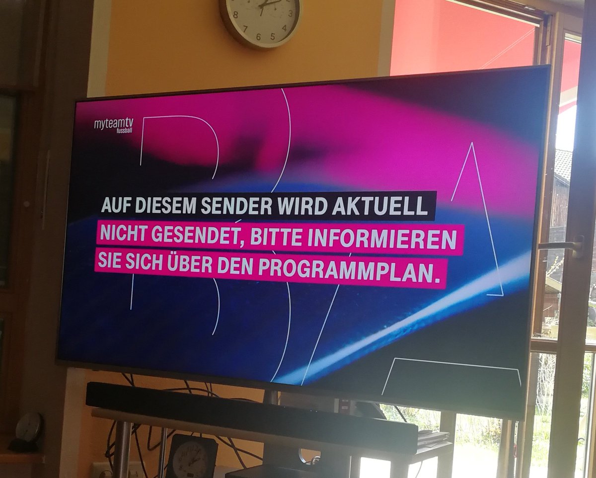 cknobi's tweet photo. Ich will Fußball sehen ihr Ficker
#magentasport https://t.co/VwXJ0M5vSz