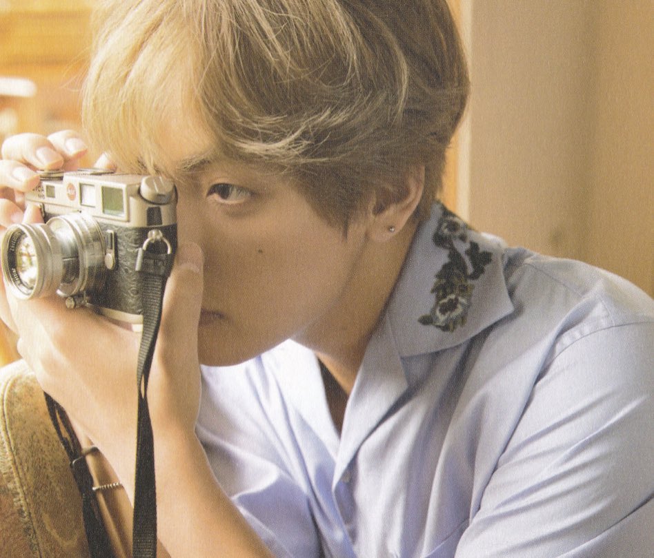 taehyung talking about art and his passion for photography is so precious
