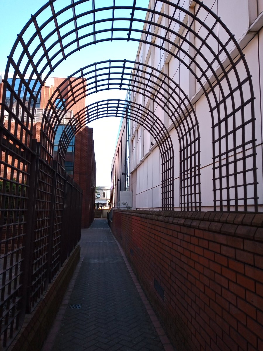 MertonPhotos's tweet photo. Footpath leading to Wimbledon Bridge. #SW19 https://t.co/reWOU8Am4n