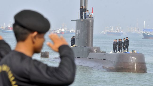 OPaunno's tweet photo. Selamat Jalan Kesatria Laut
Penjaga Kedaulatan NKRI
Kisahmu kiranya menjadi perenungan untuk pembesar2 diNegara Yang terkenal dengan sebutan Pelaut ini..

Semoga Keluarga yang ditinggalkan diberikatabahan dan penghiburan..amin! https://t.co/Co9Hb0ilng