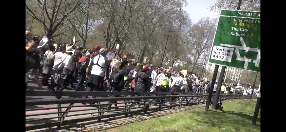jilicious's tweet image. Wonderful freedom marchers. #londonprotest #lockdownprotest