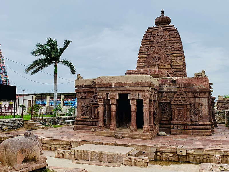 Hidden_Temples's tweet photo. #TelenganaWeek
The Svarga Brahma temple built by Chalukya empire is located in Alampur village, Telangana.
This Hindu temple dedicated to Shiva was consecrated in 704 CE.
@TheSaveTemples
#Telengana https://t.co/Sx4BDb2Ho3