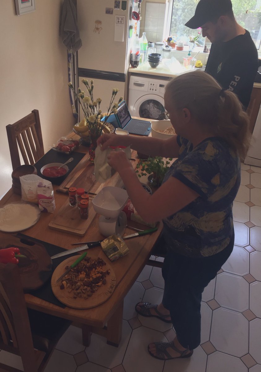 McgurkShirley's tweet image. Absolutely loved @BordGaisEnergy Cookalong with @rachelallen1. First time baking bread! All the dishes were delicious ❤️#weekendrewards