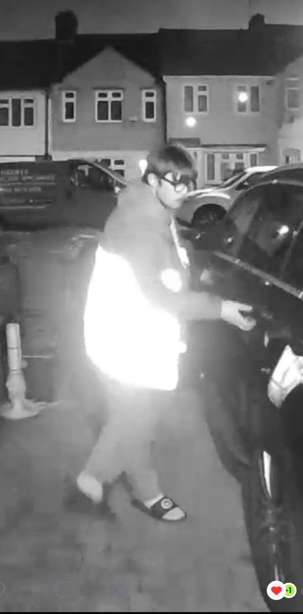 garethdmiller's tweet image. Whoops Mr Rubbish Car Thief...should really check for cameras before trying car doors overnight. Twitter of West Sutton, feel free to name and shame if you know him @Gandermonium #sutton #prows