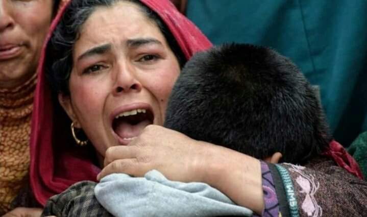roohhann_'s tweet photo. Dear Pakistanis!!
Kashmir first 🙏
#EndiaSaySorryToKashmir https://t.co/Hy5XmJMZgw