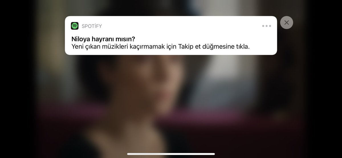 Yeğenimin olduğunu belli etmemeliyim, yeğenimin olduğunu belli etmemeliyim, ye..
