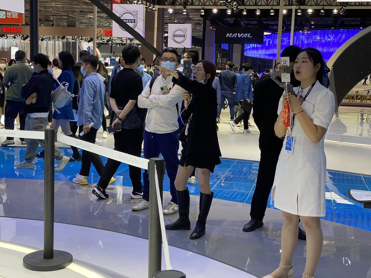 barkley_su's tweet image. Went to #shanghaiautoshow last week. A full-on display of cars and status of China’s economy. 
Apart from the rooftop protester at Tesla, some cars also grabbed eyeballs.
#wulingminiev sells like 45k units/month, and came up with a convertible. Live-streamers went crazy over it.
