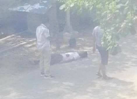 In Mandalay, military terrorists shot three young protesters. One was shot to the head and other was shot to the abdomen. One injured civilian was taken by military junta. #WhatsHappeningInMyanmar  #Apr24Coup  #MurdererMinAungHlaing