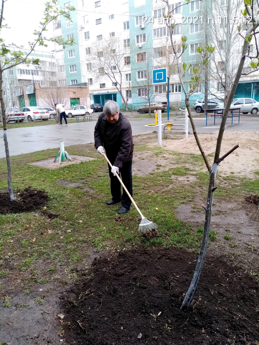 meteocenter1's tweet photo. Субботник ул. Аминева, 8,10,12 - 24.04.2021 г https://t.co/2lRd9zEQ9w
