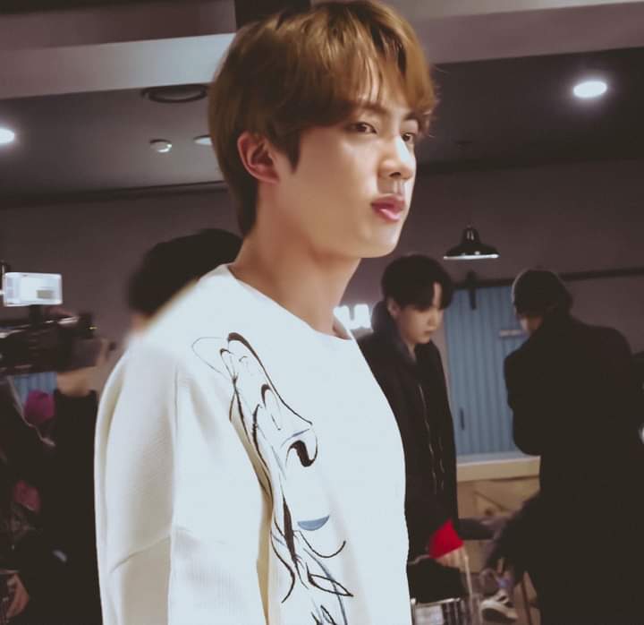 when the quality is bad but you're kim seokjin ; an endearing thread