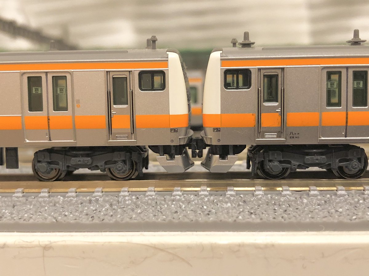 Kozou Kato E233 0 H50編成にリカラーさんの排障器を付けてみた なかなかにリアル T Co 7l5rc7heni Twitter