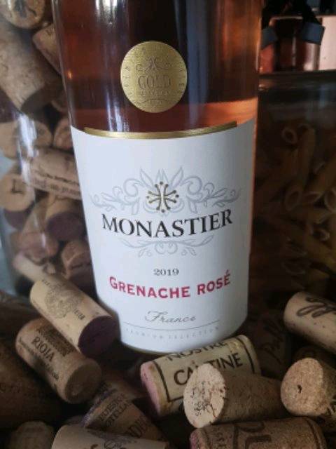 thewinebluff's tweet image. 4/5 , 91pts 

€10 @dunnesstores

Rosé season has arrive…. Wine from Monastier via Vivino: vivino.com/users/stephen_…