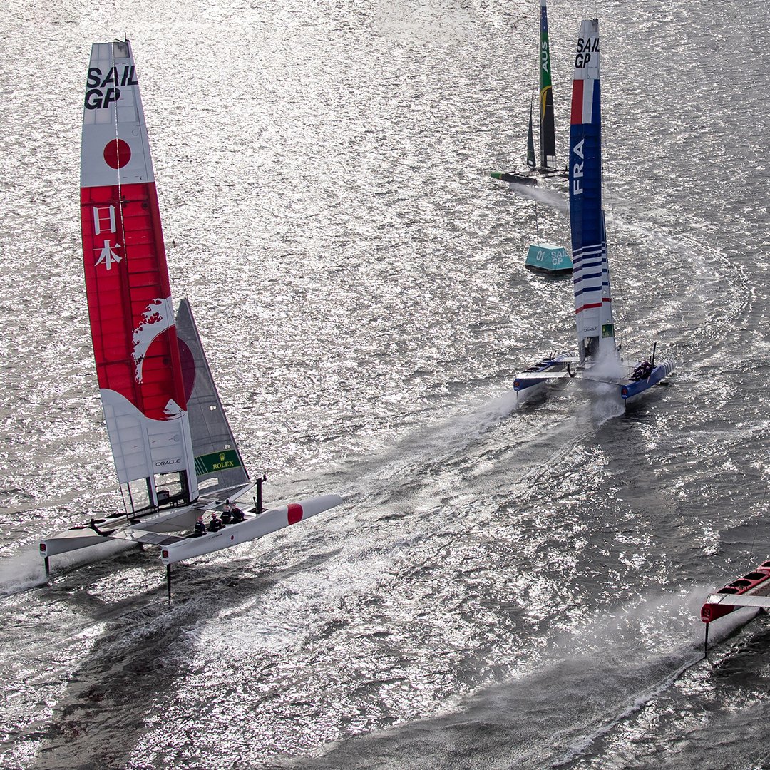 ROLEX's tweet photo. Season 2 of @SailGP starts today in Bermuda featuring national teams racing super-fast catamarans, including the @AinslieBen-led Great Britain entry. We share and support the series’ drive for technical innovation and teamwork. More https://t.co/Iu3j5i4QoZ #RolexFamily #Perpetual https://t.co/M6Hdl2pQw5