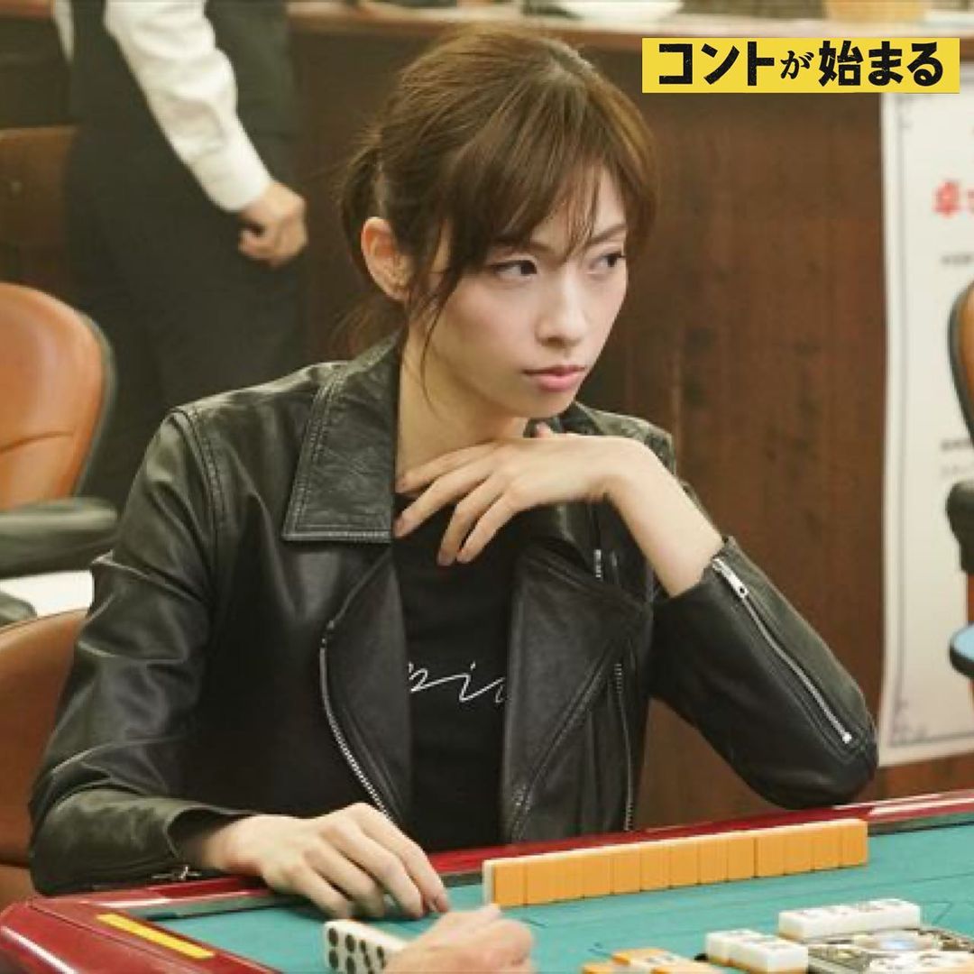 ℳ𝒜𝒩𝒜 また一瞬だったなあ でもかっこよかったのでよしです 麻雀してるみりおさん最高にかっこいいです大好きです コントが始まる 明日海りお 店長 みりおさん 麻雀 かっこいい