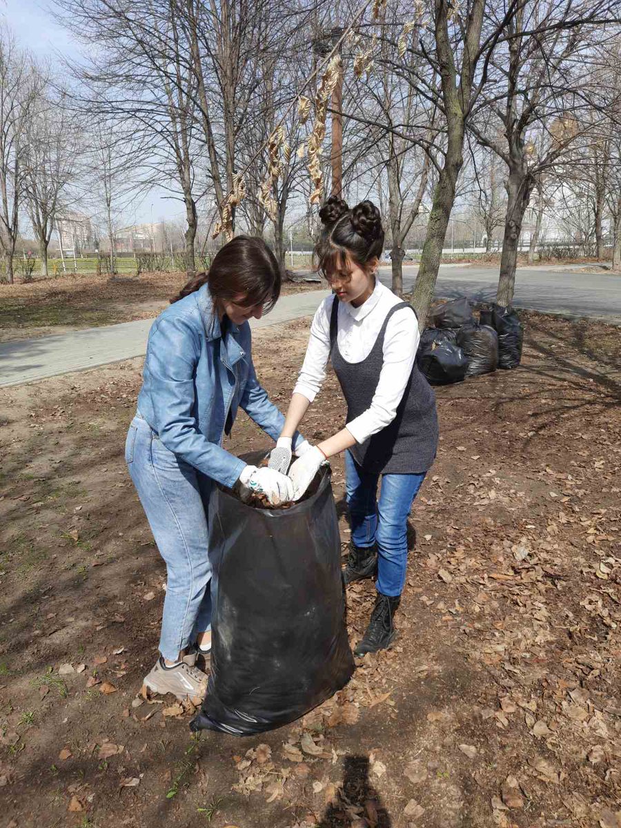 gumcollege63's tweet image. 23 апреля студенты Гуманитарного колледжа совместно со студентами Поволжского православного института  убрали территорию , прилегающую к венчальному храму св.Петра и Февронии Муромских , частично сквер им.С.Жилкина. 
#ВесенняяНеделяДобра