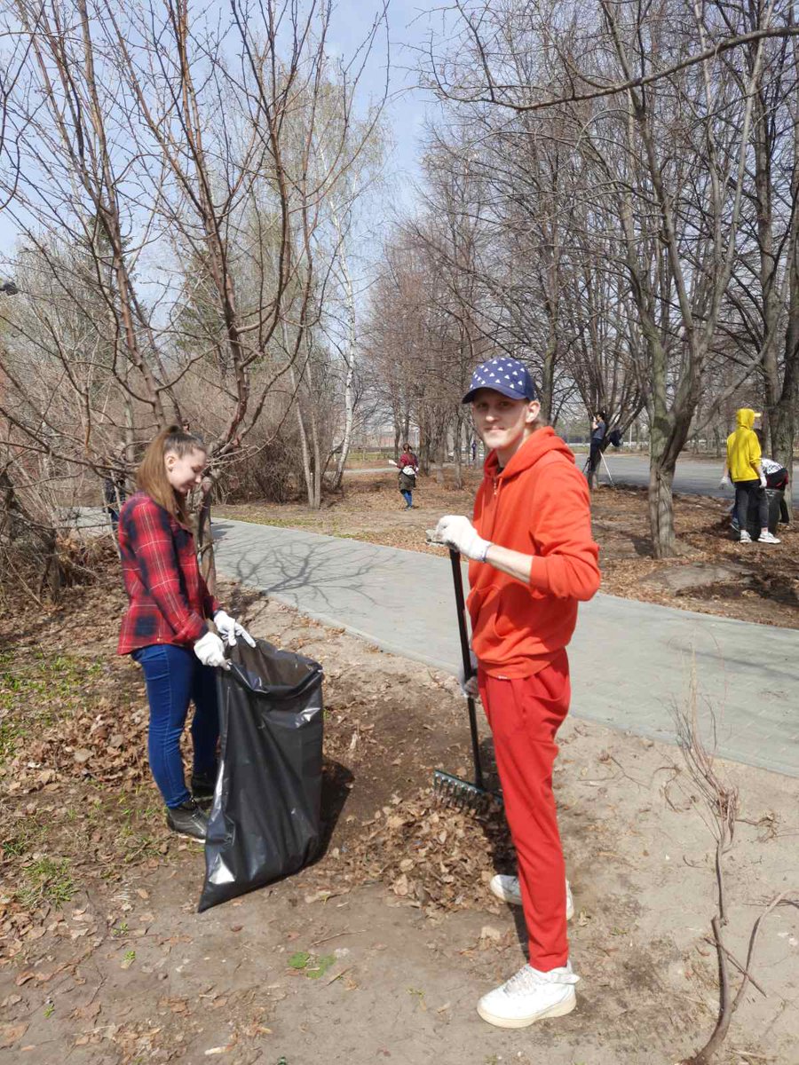 gumcollege63's tweet image. 23 апреля студенты Гуманитарного колледжа совместно со студентами Поволжского православного института  убрали территорию , прилегающую к венчальному храму св.Петра и Февронии Муромских , частично сквер им.С.Жилкина. 
#ВесенняяНеделяДобра