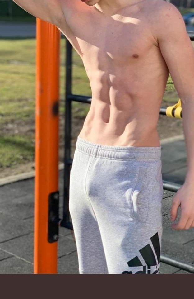 Düzce merkez görüşmek isteyen var mı full aktifim yaş  23