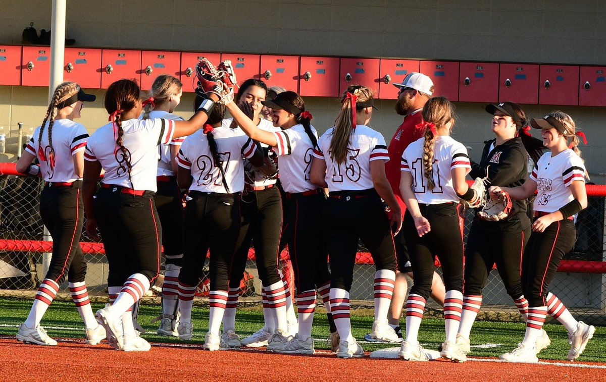 Semifinal bound with the best team! I love the fight we have behind each other! Chasin the ring!❤️ <a href="/many_tiger/">Many Tiger</a>