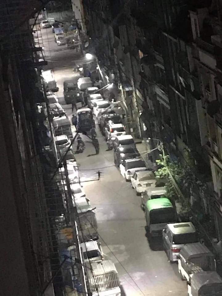 At around 8:40 pm, Massive force of terrorist military invaded #LanMaDaw tsp, 7th Street and trying to abduct civilians. 
#WhatsHappeningInMyanmar 
#Apr24Coup 
#MurdererMinAungHlaing