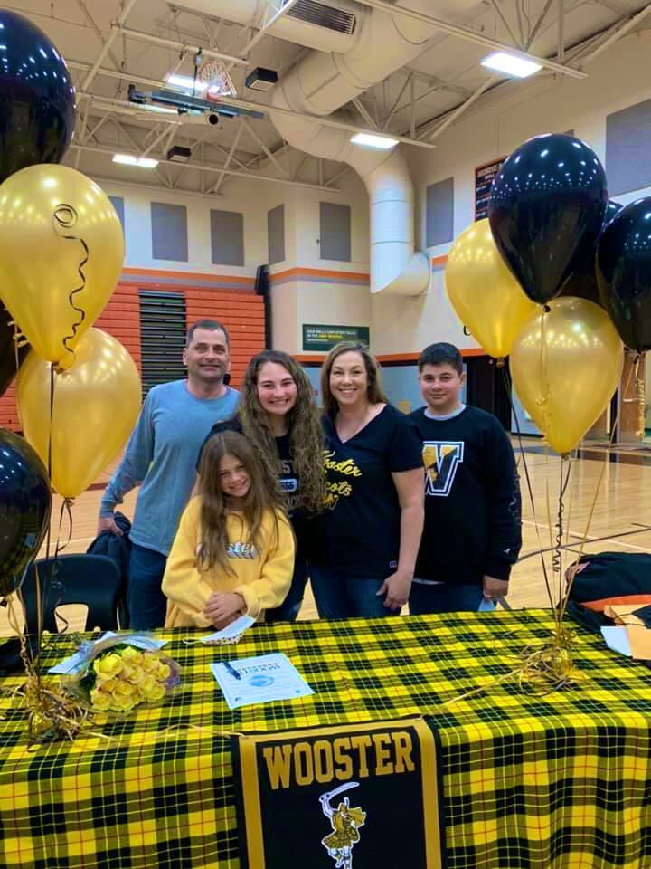 BigFishLacrosse's tweet photo. Senior Spotlight ⭐️ Defender Bella McCloskey headed to College of Wooster! Congrats to the McCloskey family! The energy, positivity and humor this family brings will be very much missed! (😎 but we’ll see you soon little Abby) @BellaMcc13 @ElaineMcCloske3 https://t.co/sHMlvUTG5p